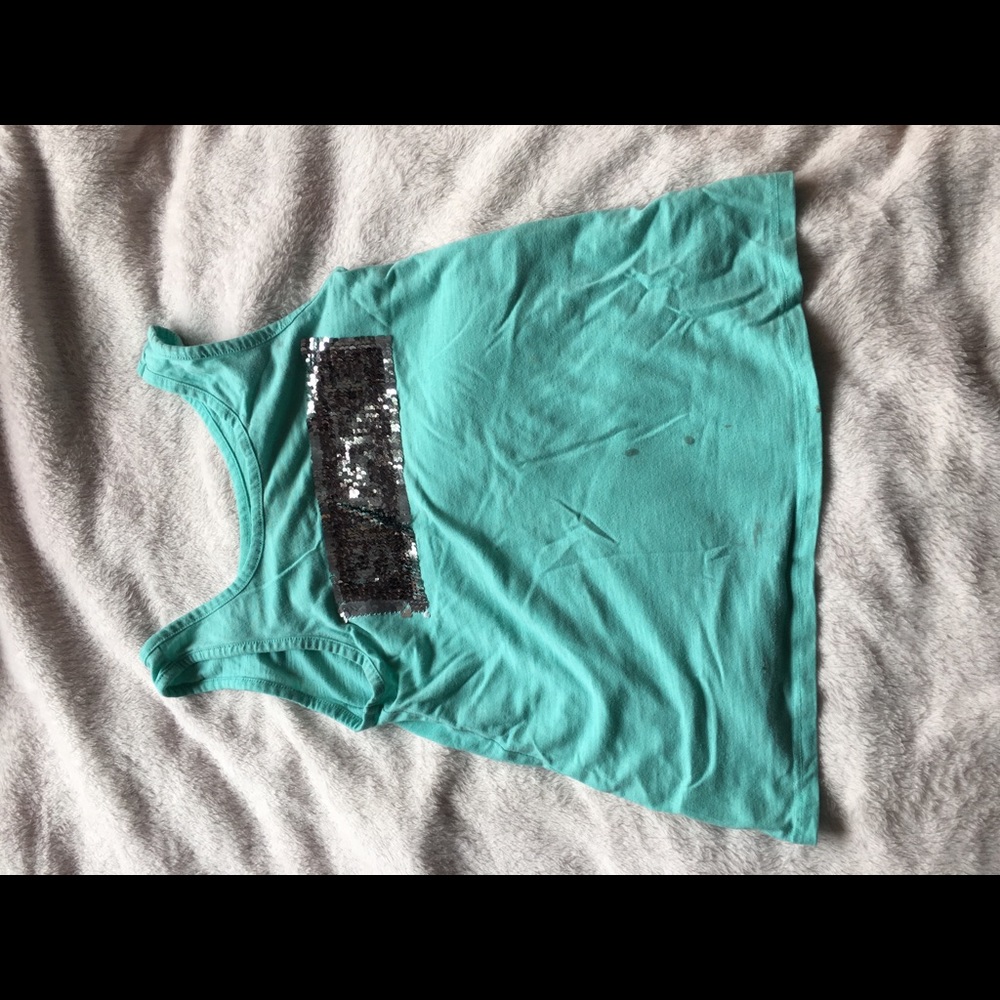 Beautiful and smart reverse sequin tank top